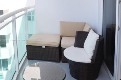 Condominio en venta en Hollywood, Florida, 1 dormitorio, 75.9 m2 № 2008246 - foto 8