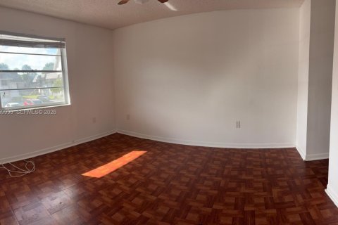 Apartamento en alquiler en Miami, Florida, 2 dormitorios, 75.44 m2 № 2023445 - foto 7