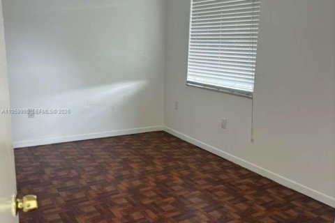 Apartamento en alquiler en Miami, Florida, 2 dormitorios, 75.44 m2 № 2023445 - foto 5