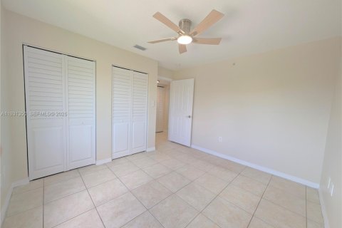 Condo in Miami, Florida, 1 bedroom  № 2000018 - photo 10