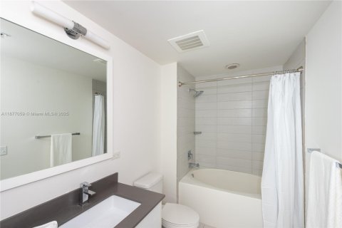 Снять в аренду кондоминиум в Майами, Флорида 2 спальни, 98.85м2, № 1923848 - фото 20