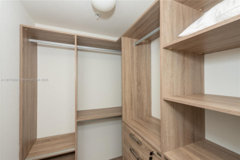 Снять в аренду кондоминиум в Майами, Флорида 2 спальни, 98.85м2, № 1923848 - фото 18