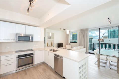 Снять в аренду кондоминиум в Майами, Флорида 2 спальни, 98.85м2, № 1923848 - фото 9