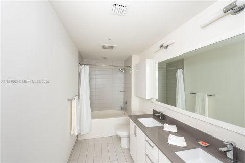 Снять в аренду кондоминиум в Майами, Флорида 2 спальни, 98.85м2, № 1923848 - фото 14