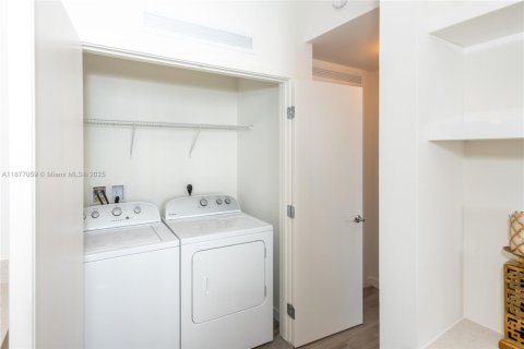 Снять в аренду кондоминиум в Майами, Флорида 2 спальни, 98.85м2, № 1923848 - фото 19