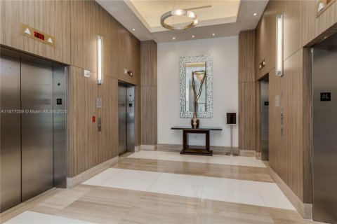 Снять в аренду кондоминиум в Майами, Флорида 2 спальни, 98.85м2, № 1923848 - фото 24