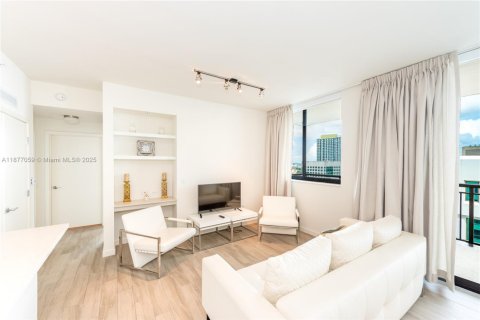 Снять в аренду кондоминиум в Майами, Флорида 2 спальни, 98.85м2, № 1923848 - фото 5