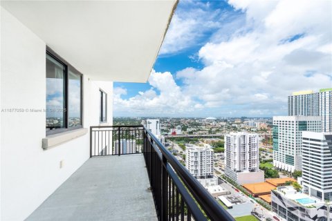Снять в аренду кондоминиум в Майами, Флорида 2 спальни, 98.85м2, № 1923848 - фото 2
