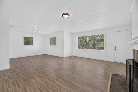 Casa en venta en Jacksonville, Florida, 4 dormitorios, 133.97 m2 № 2150178 - foto 10