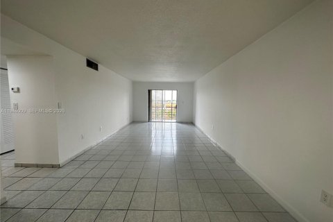 Снять в аренду кондоминиум в Хайалиа, Флорида 1 спальня, 85.01м2, № 2005316 - фото 3