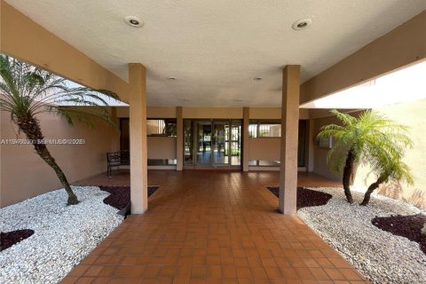 Снять в аренду кондоминиум в Хайалиа, Флорида 1 спальня, 85.01м2, № 2005316 - фото 2