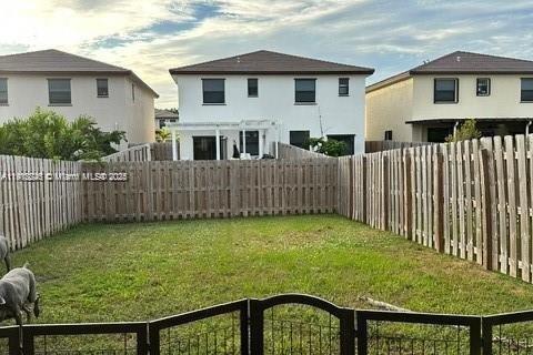 Townhouse in Homestead, Florida 3 bedrooms, 153.38 sq.m. № 1968255 - photo 23