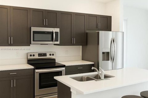 Townhouse in Homestead, Florida 3 bedrooms, 153.38 sq.m. № 1968255 - photo 3