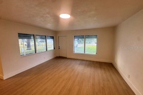 Villa ou maison à louer à Tampa, Floride: 3 chambres, 107.3 m2 № 2405222 - photo 5