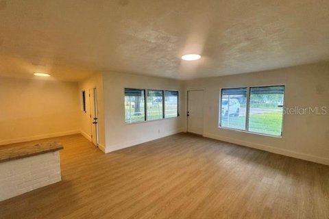 Villa ou maison à louer à Tampa, Floride: 3 chambres, 107.3 m2 № 2405222 - photo 4