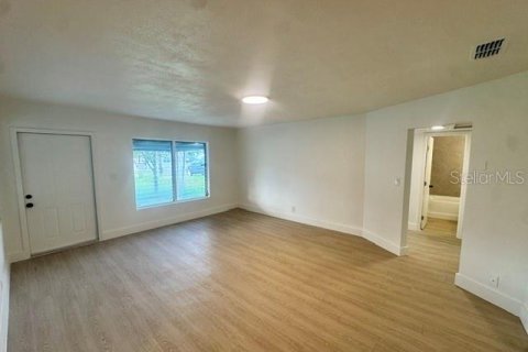 Villa ou maison à louer à Tampa, Floride: 3 chambres, 107.3 m2 № 2405222 - photo 3