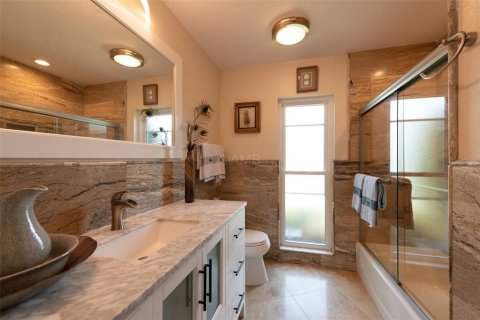 House in Crystal River, Florida 4 bedrooms, 260.31 sq.m. № 2102292 - photo 23