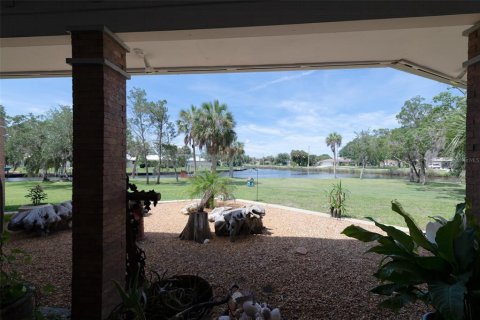 House in Crystal River, Florida 4 bedrooms, 260.31 sq.m. № 2102292 - photo 28