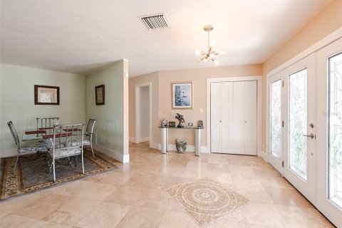 House in Crystal River, Florida 4 bedrooms, 260.31 sq.m. № 2102292 - photo 6