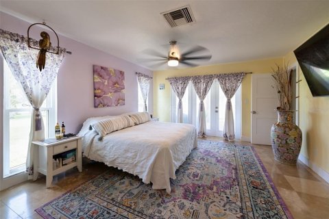 House in Crystal River, Florida 4 bedrooms, 260.31 sq.m. № 2102292 - photo 17