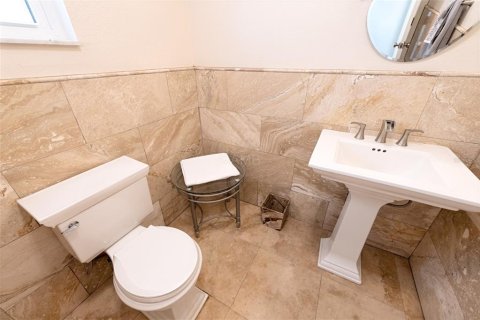 House in Crystal River, Florida 4 bedrooms, 260.31 sq.m. № 2102292 - photo 21