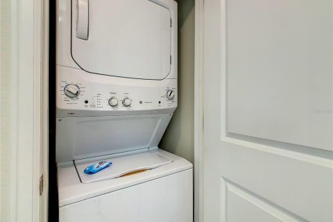 Condo in Kissimmee, Florida, 2 bedrooms  № 2393837 - photo 15