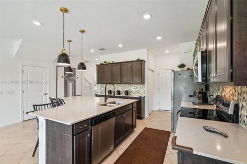 Touwnhouse à vendre à Oakland Park, Floride: 3 chambres, 164.81 m2 № 1998603 - photo 11