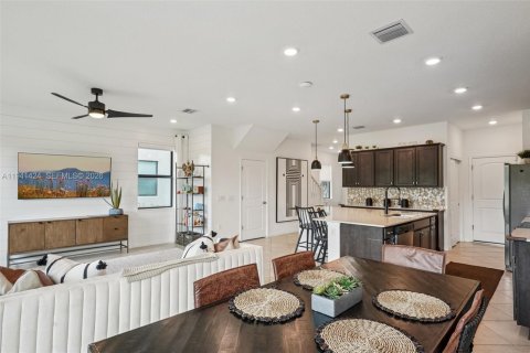 Touwnhouse à vendre à Oakland Park, Floride: 3 chambres, 164.81 m2 № 1998603 - photo 6