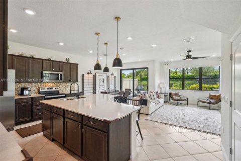 Touwnhouse à vendre à Oakland Park, Floride: 3 chambres, 164.81 m2 № 1998603 - photo 2