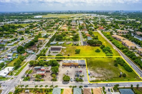 Propiedad comercial en alquiler en Pompano Beach, Florida № 1185330 - foto 1
