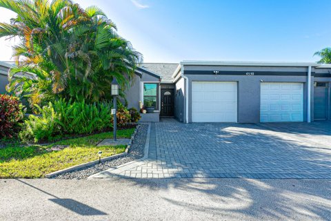Adosado en West Palm Beach, Florida 2 dormitorios, 96.99 m2 № 2426149