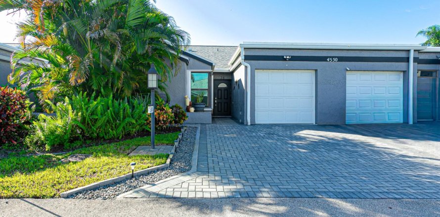 Adosado en West Palm Beach, Florida 2 dormitorios, 96.99 m2 № 2426149