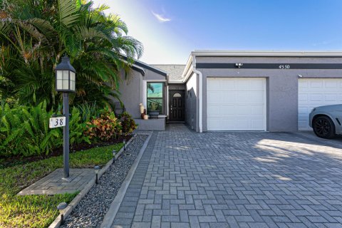 Adosado en venta en West Palm Beach, Florida, 2 dormitorios, 96.99 m2 № 2426149 - foto 3