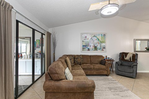 Adosado en venta en West Palm Beach, Florida, 2 dormitorios, 96.99 m2 № 2426149 - foto 16