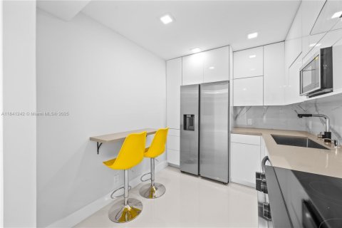 Copropriété à vendre à Aventura, Floride: 2 chambres, 84.82 m2 № 1833739 - photo 3