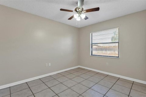 Duplex à vendre à Lakeland, Floride: 2 chambres, 106.09 m2 № 2156340 - photo 7