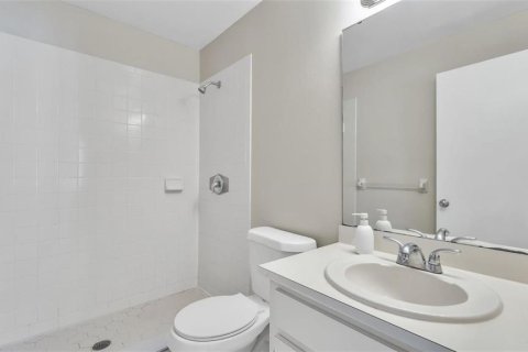 Duplex à vendre à Lakeland, Floride: 2 chambres, 106.09 m2 № 2156340 - photo 8
