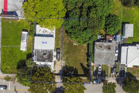 Land in Miami, Florida № 1931741 - photo 2