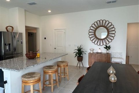 House in Davenport, Florida 4 bedrooms, 198.63 sq.m. № 1905870 - photo 9