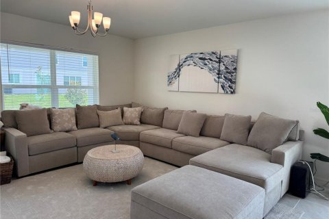 House in Davenport, Florida 4 bedrooms, 198.63 sq.m. № 1905870 - photo 6