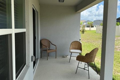 House in Davenport, Florida 4 bedrooms, 198.63 sq.m. № 1905870 - photo 13