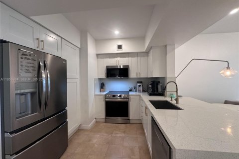 Apartment in Hallandale Beach, Florida 1 bedroom, 85.47 sq.m. № 2019567 - photo 5