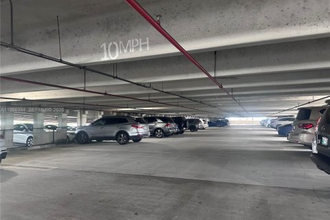 Apartment in Hallandale Beach, Florida 1 bedroom, 85.47 sq.m. № 2019567 - photo 27