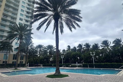 Apartment in Hallandale Beach, Florida 1 bedroom, 85.47 sq.m. № 2019567 - photo 26