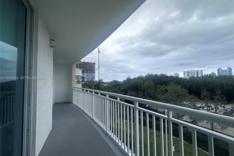 Apartment in Hallandale Beach, Florida 1 bedroom, 85.47 sq.m. № 2019567 - photo 8