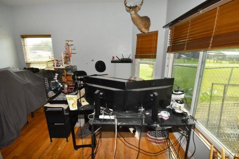 House in Myakka City, Florida 3 bedrooms, 149.02 sq.m. № 1902868 - photo 11
