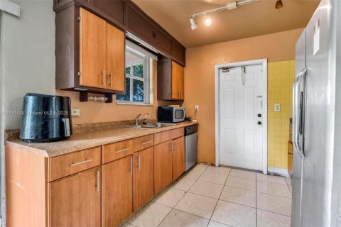 House in West Park, Florida 3 bedrooms, 102.19 sq.m. № 1836018 - photo 26