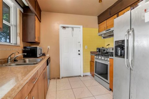 House in West Park, Florida 3 bedrooms, 102.19 sq.m. № 1836018 - photo 5