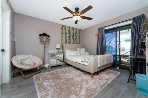 House in Port Charlotte, Florida 3 bedrooms, 211.26 sq.m. № 1636093 - photo 18