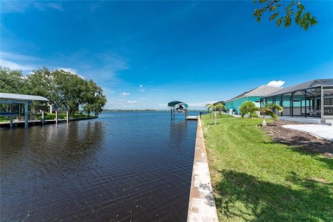 House in Port Charlotte, Florida 3 bedrooms, 211.26 sq.m. № 1636093 - photo 23